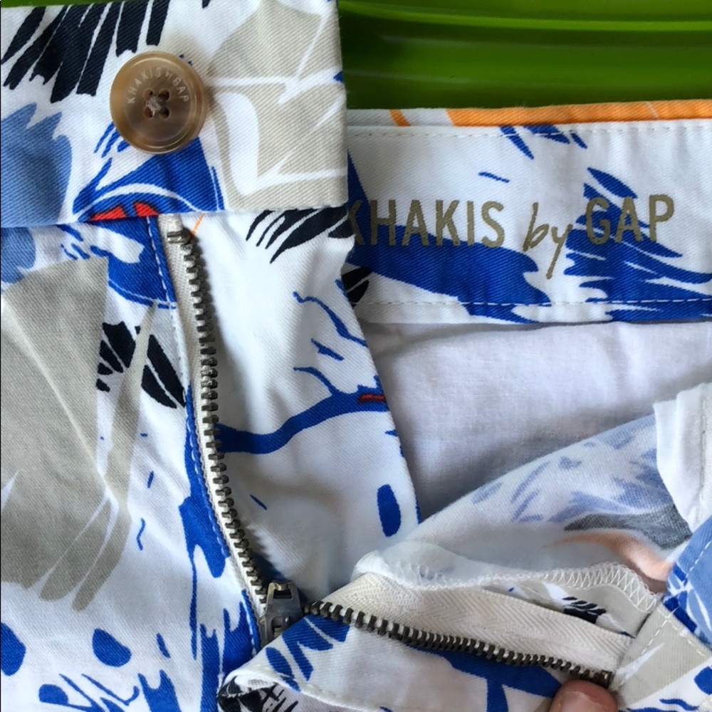 patterned shorts - Picture 3 of 3